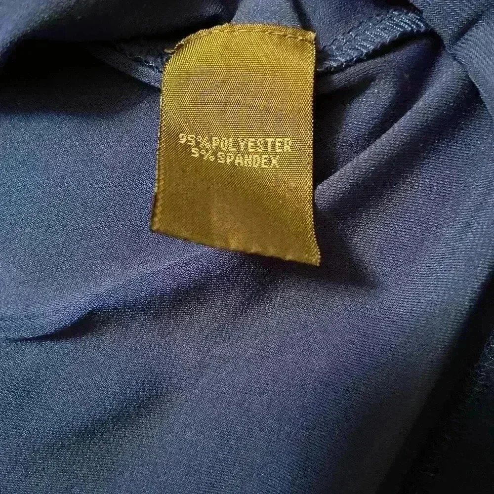 Kenneth Cole Reaction blue polyester/spandex sleeveless top size large. - Picture 4 of 5